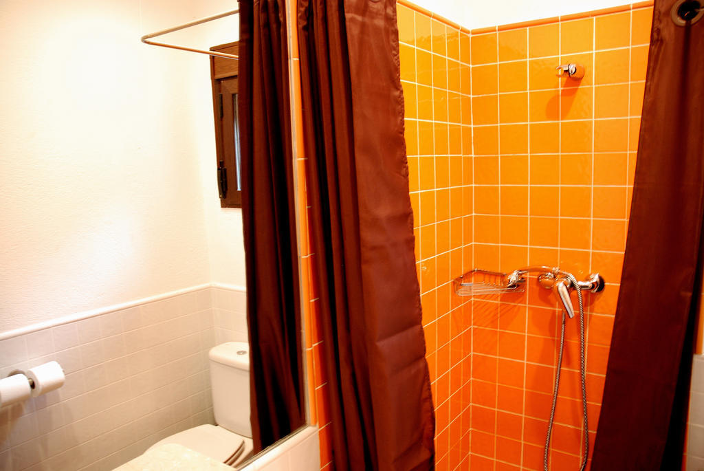 Hostal El Cardenillo Madrigal de la Vera Quarto foto
