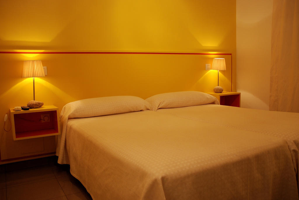Hostal El Cardenillo Madrigal de la Vera Quarto foto